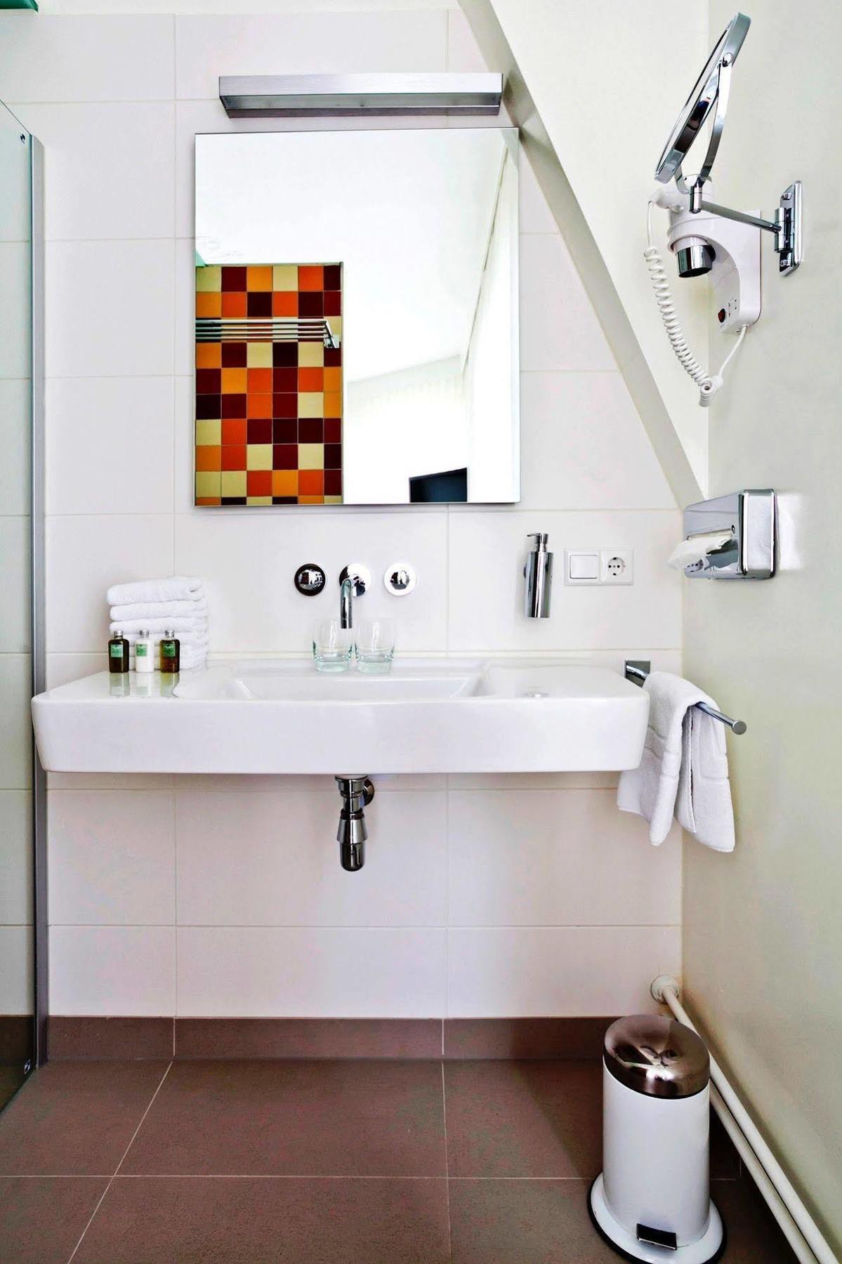 Linnen Hotel 3*